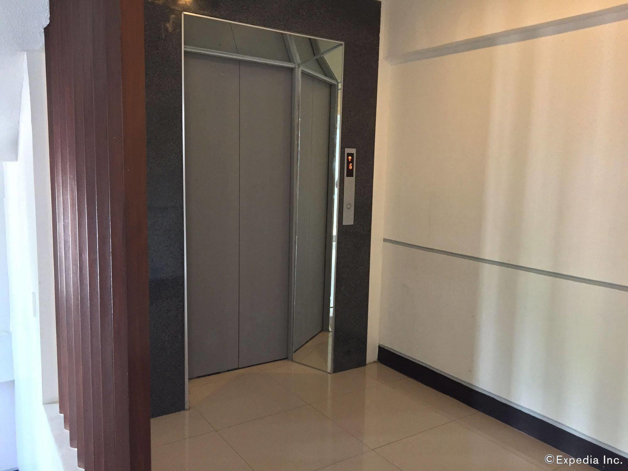 Negrense Suites Bacolod Exteriér fotografie
