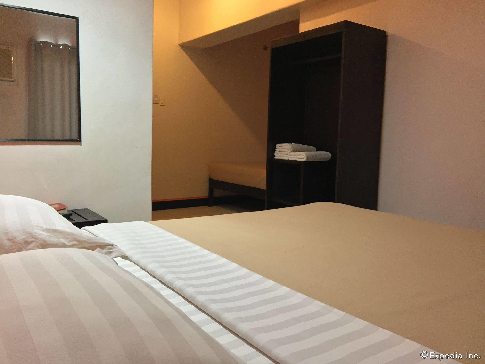 Negrense Suites Bacolod Exteriér fotografie