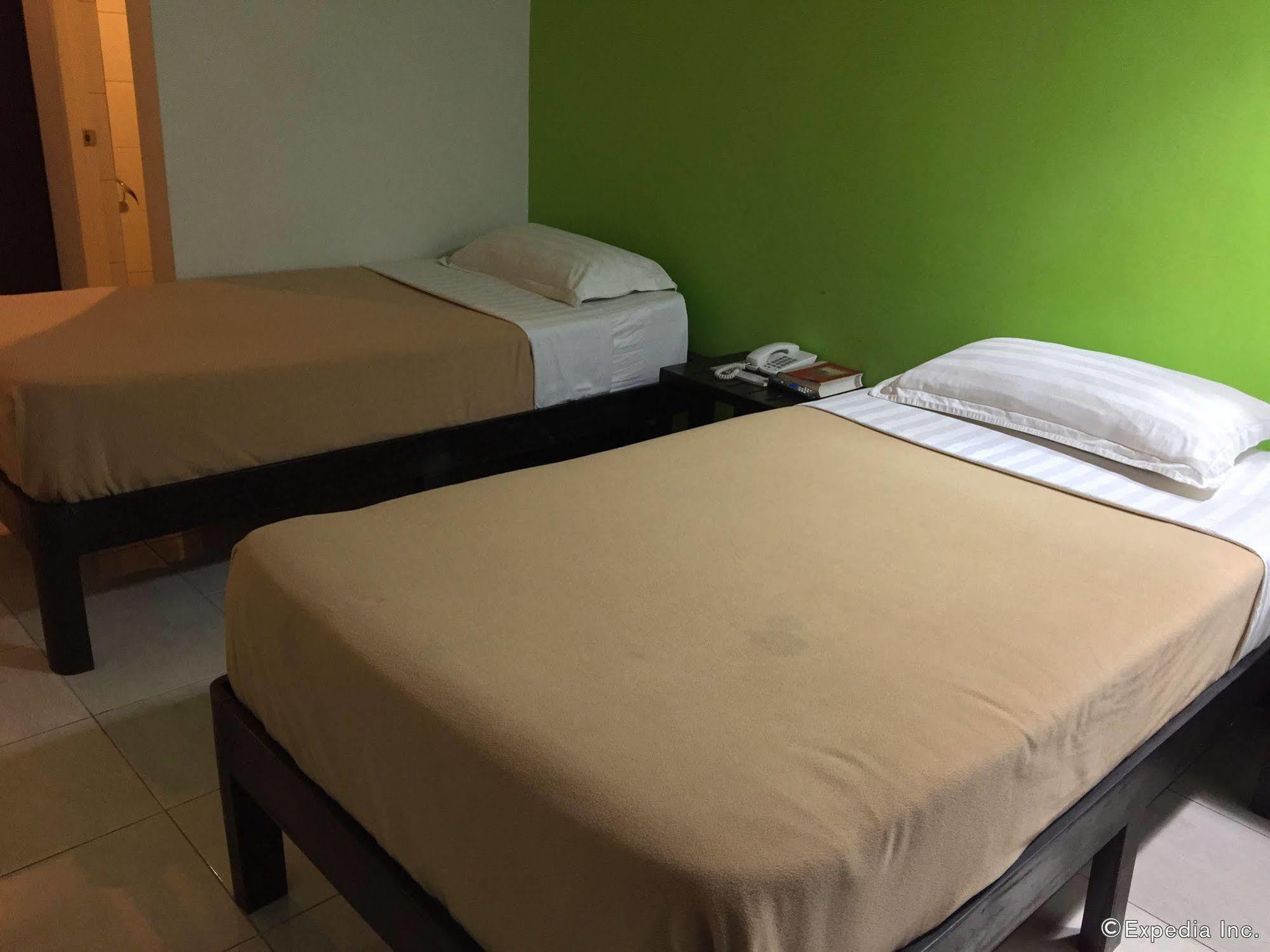 Negrense Suites Bacolod Exteriér fotografie