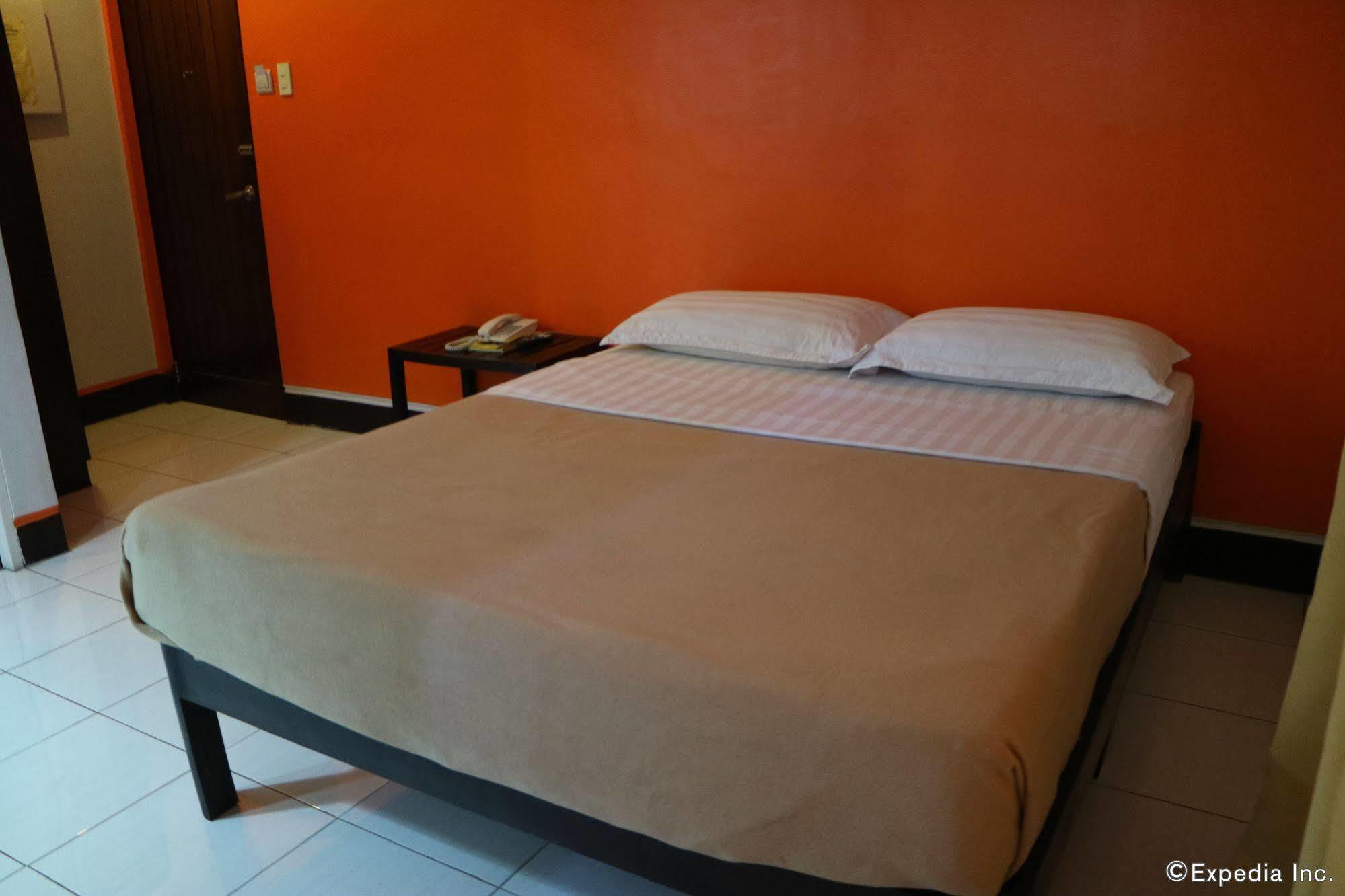 Negrense Suites Bacolod Exteriér fotografie