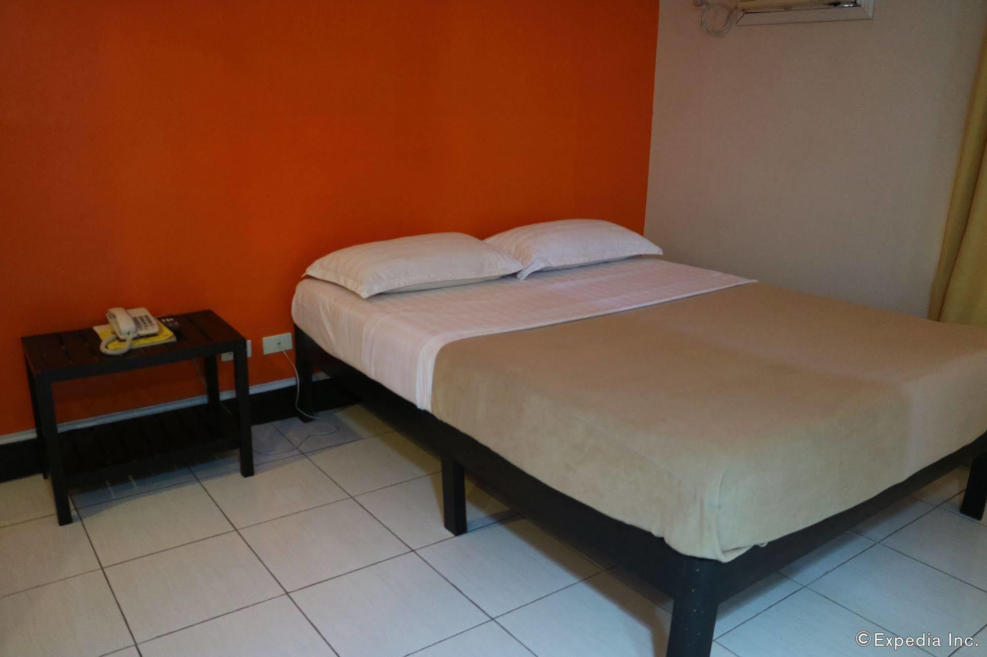 Negrense Suites Bacolod Exteriér fotografie
